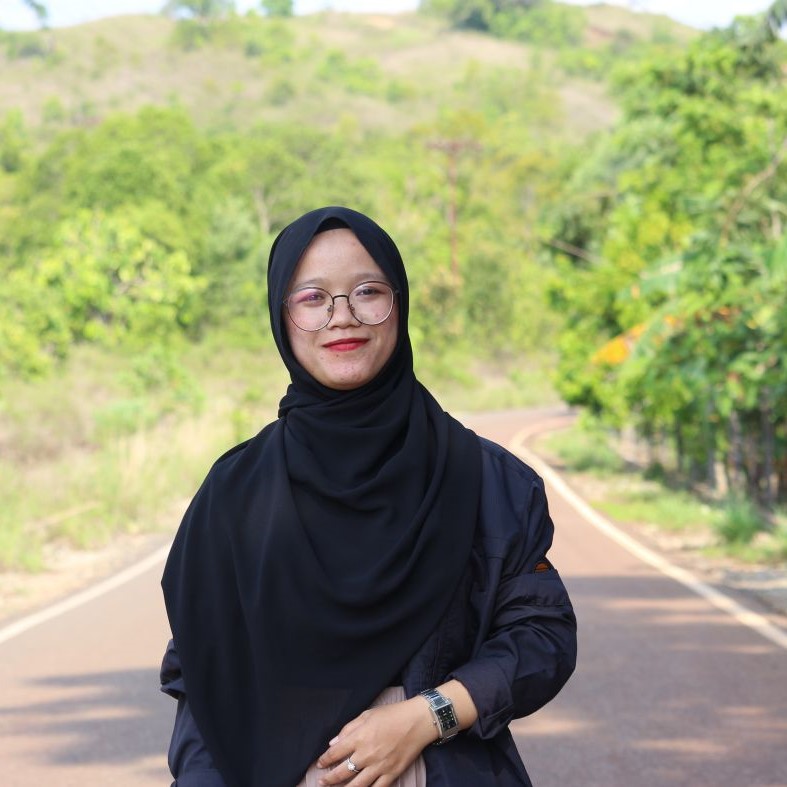 Aprilia Saputri, S.Pd, S.Sy