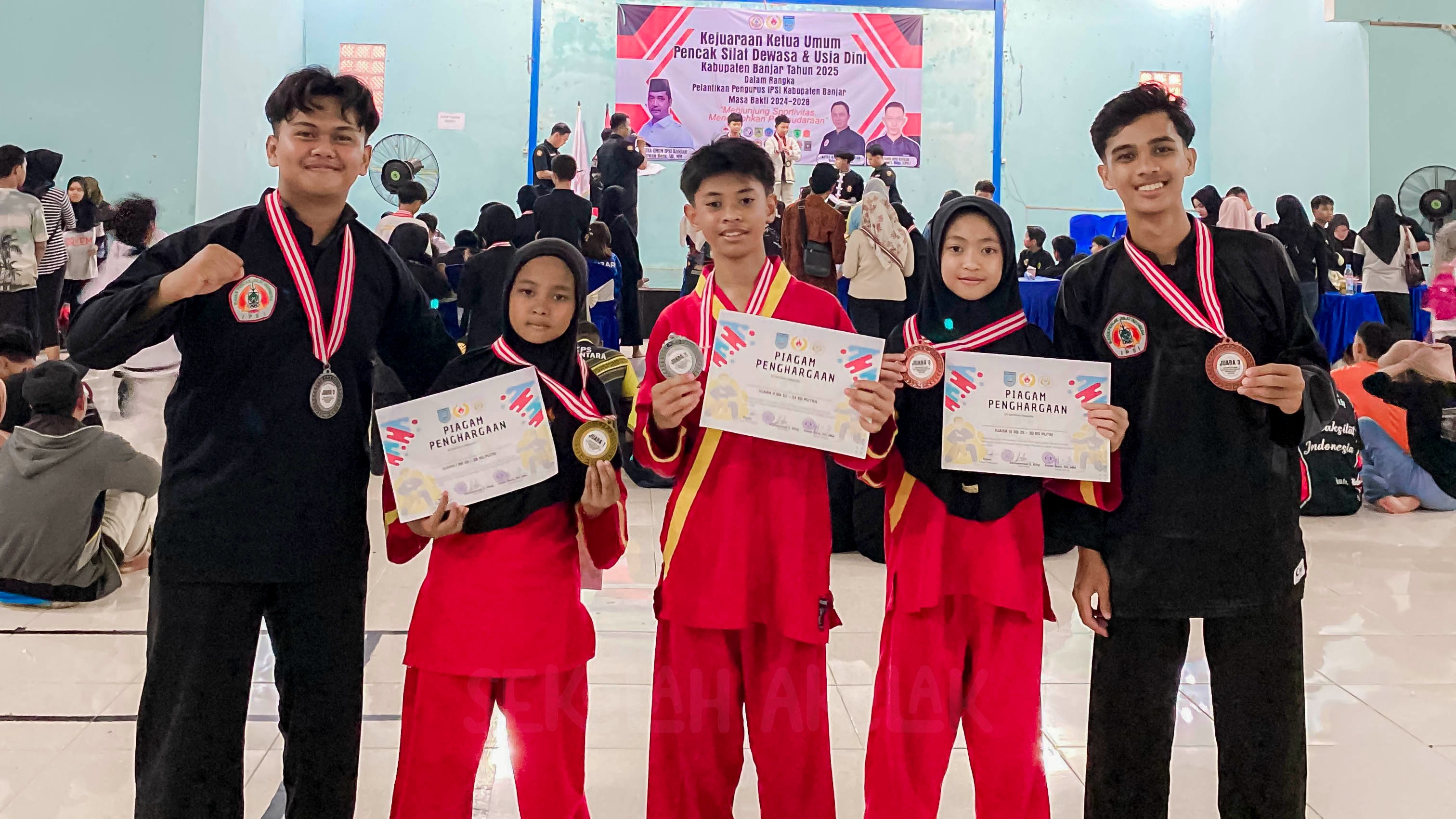 Siswa SD Almira Raih Prestasi di Kejuaraan Pencak Silat Banjar 2025