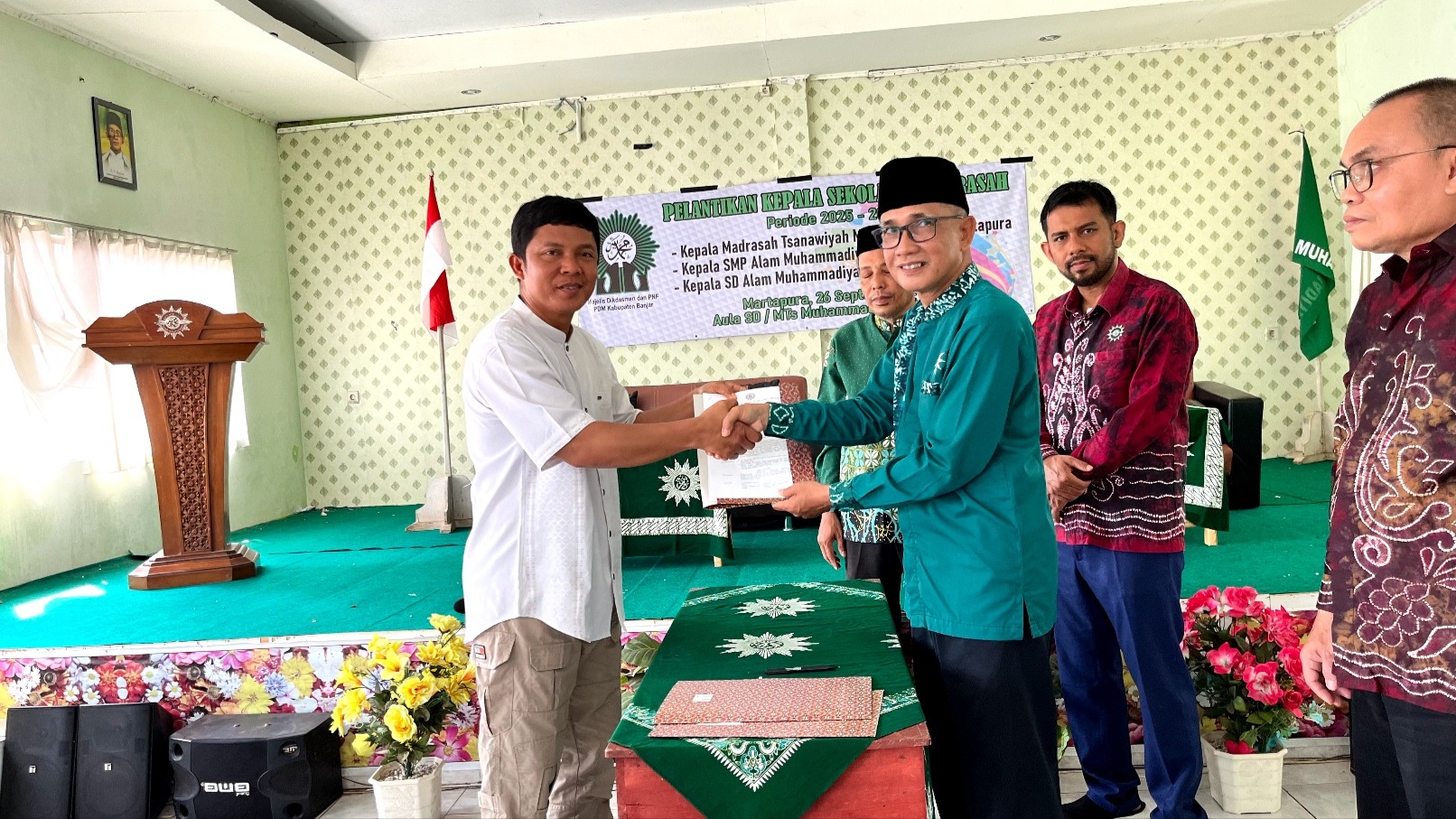 Ustadz Firman Hadi Dilantik Kembali sebagai Kepala SD Alam Muhammadiyah Martapura Periode 2025–2029